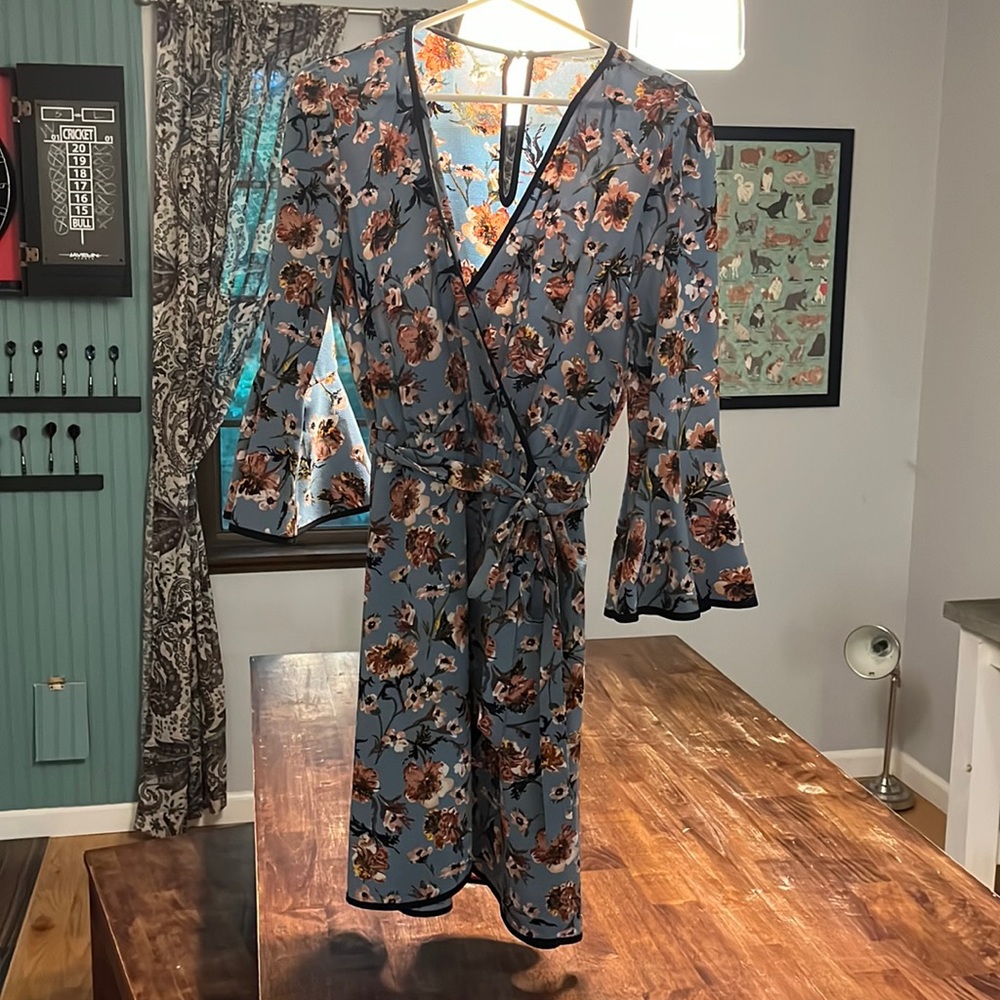 June & Hudson wrap dress with flare sleeves. Size medium